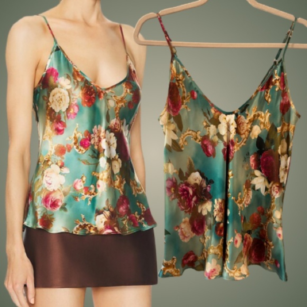 L'AGENCE Glamorous 
Lexi Camisole Silk Top In Green